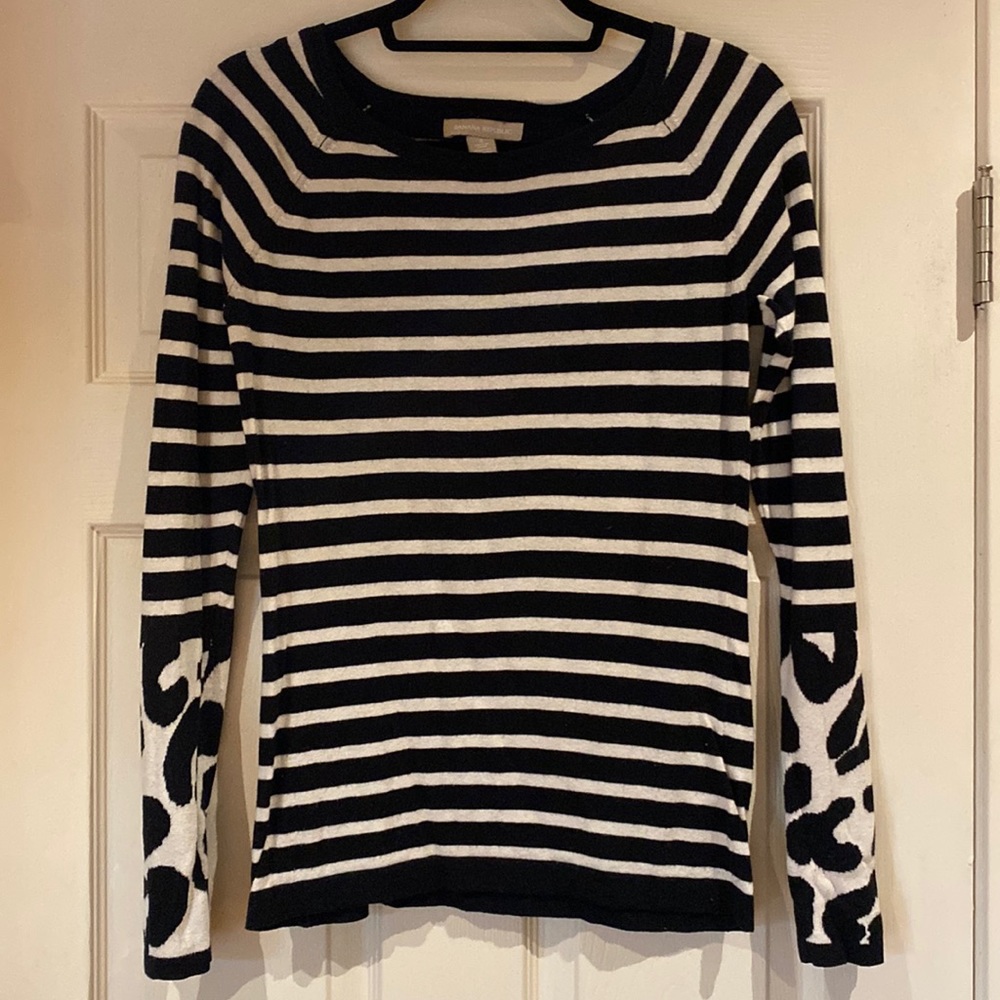 Banana Republic Black & White Sweater (Small)
